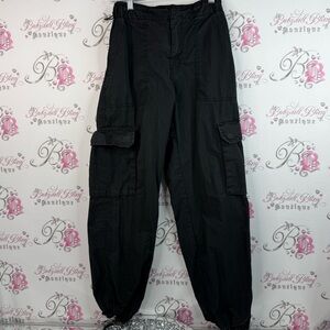 Ardene cargo pants jogger style pockets baggy look Black Cargo Joggers
